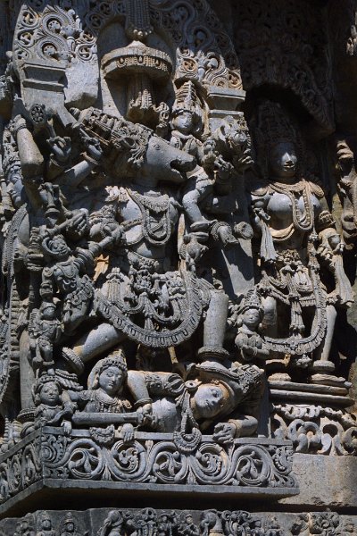 1485000_DetailsHalebiduTempleKarnataka.jpg - Wall carving at the Hoysaleswara Temple, Halebidu