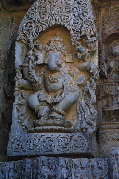 1490000_DetailsHalebiduTempleKarnataka.jpg - Wall carving of Ganesha at the Hoysaleswara Temple, Halebidu