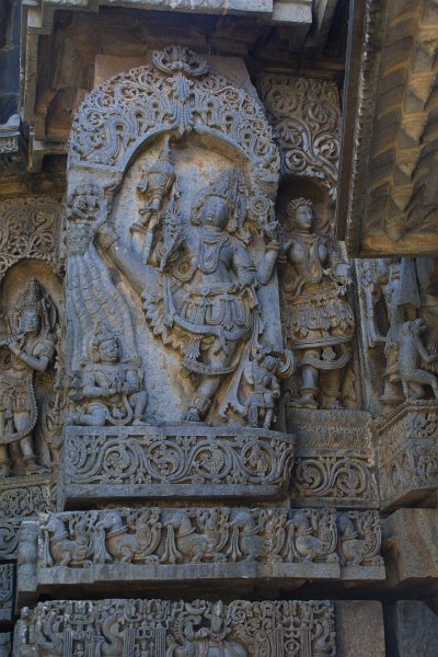 1492000_DetailsHalebiduTempleKarnataka.jpg - Wall carving at the Hoysaleswara Temple, Halebidu