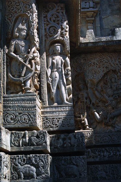 1494000_DetailsHalebiduTempleKarnataka.jpg - Wall carving of european man at the Hoysaleswara Temple, Halebidu