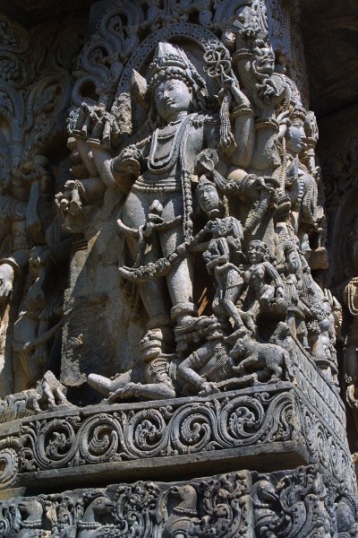 1496000_DetailsHalebiduTempleKarnataka.jpg - Wall carving at the Hoysaleswara Temple, Halebidu