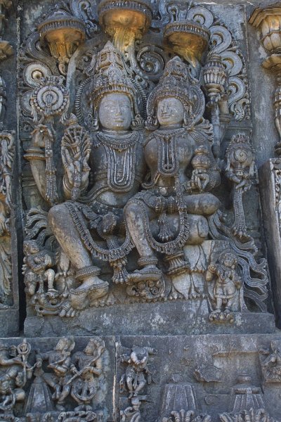 1497000_DetailsHalebiduTempleKarnataka.jpg - Wall carving at the Hoysaleswara Temple, Halebidu