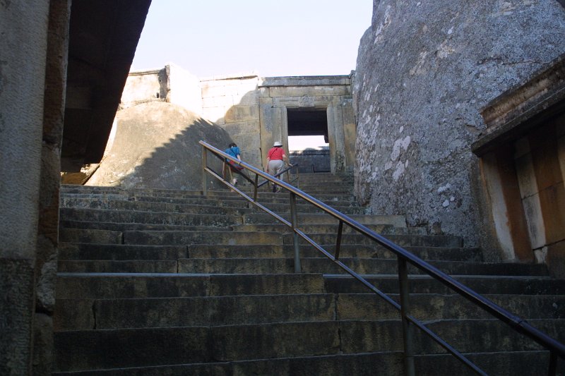 1520000_JenKathyLastStepsSrivanaBegolaKarnataka.jpg - More stairs to the top. Sharavanabelagola.