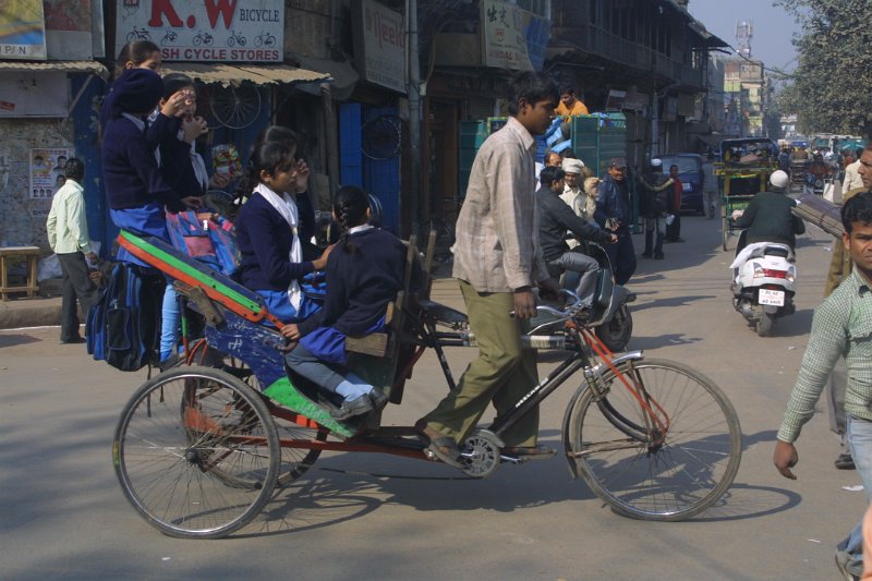2288000_BicycleSchoolBusDelhi.jpg - School bus in Delhi.