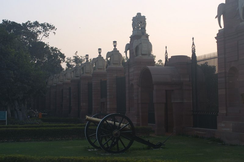 2322000_OutsidePresidentialPalace.jpg - In front of the Presidential Palace. Delhi.