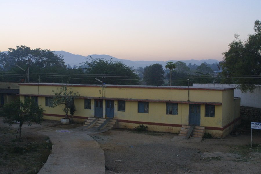 1081000_Hospet.jpg - Arriving at Hospet on the train.