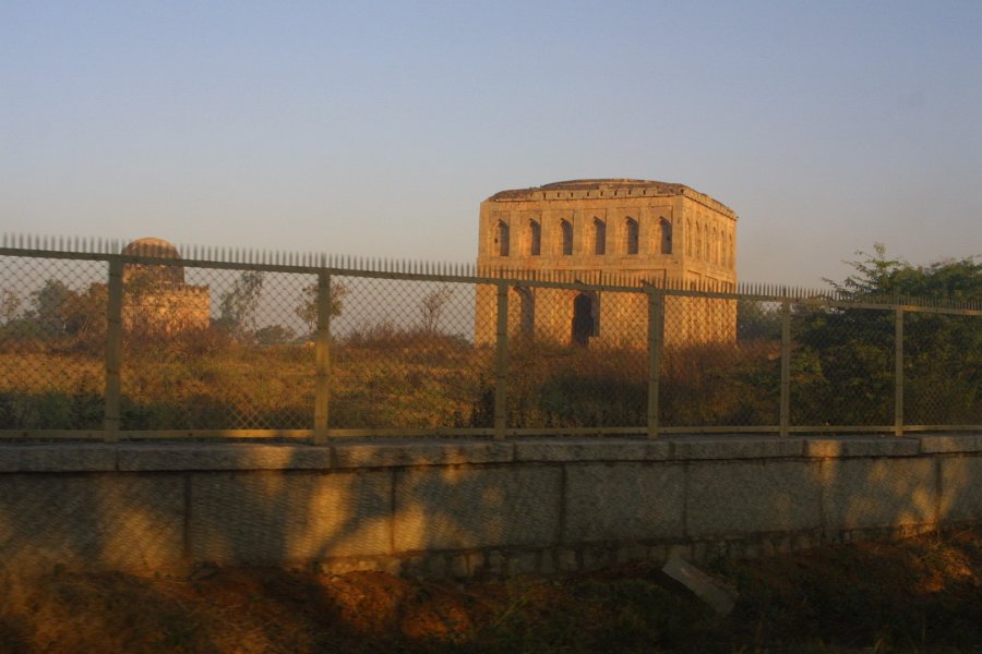 1085000_HospetHampi.jpg - Form Hospet to Hampi.
