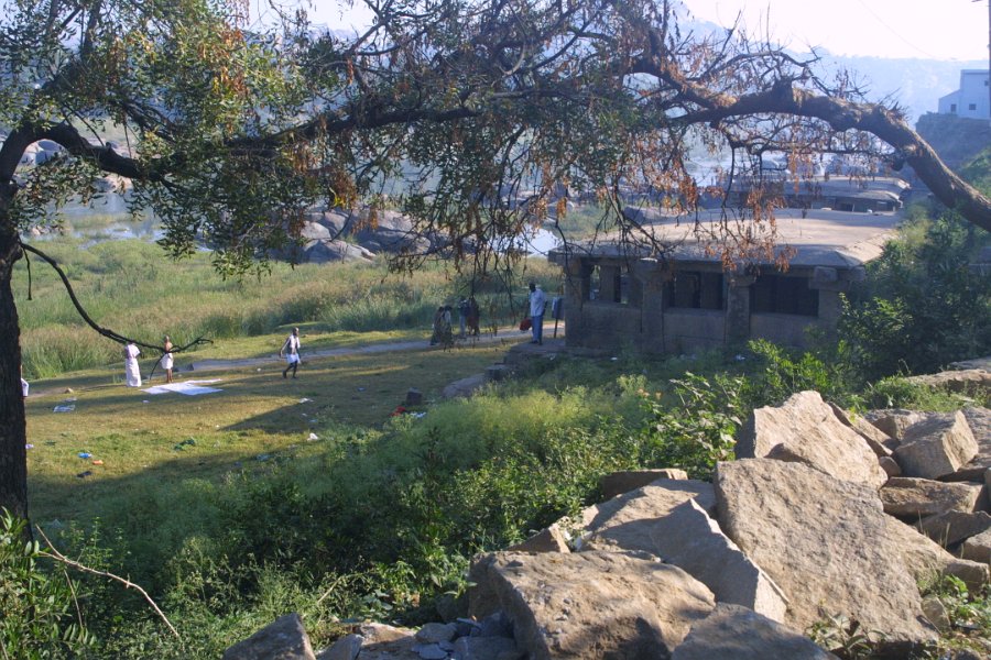 1105000_Hampi.jpg - Old temples along the road at Hampi.