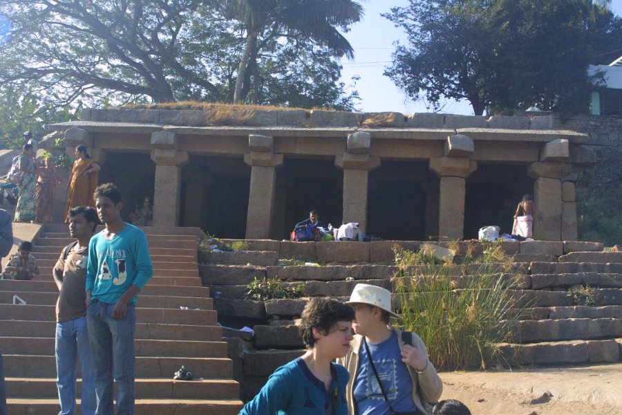1112000_Hampi.jpg - Waiting on the temple steps.