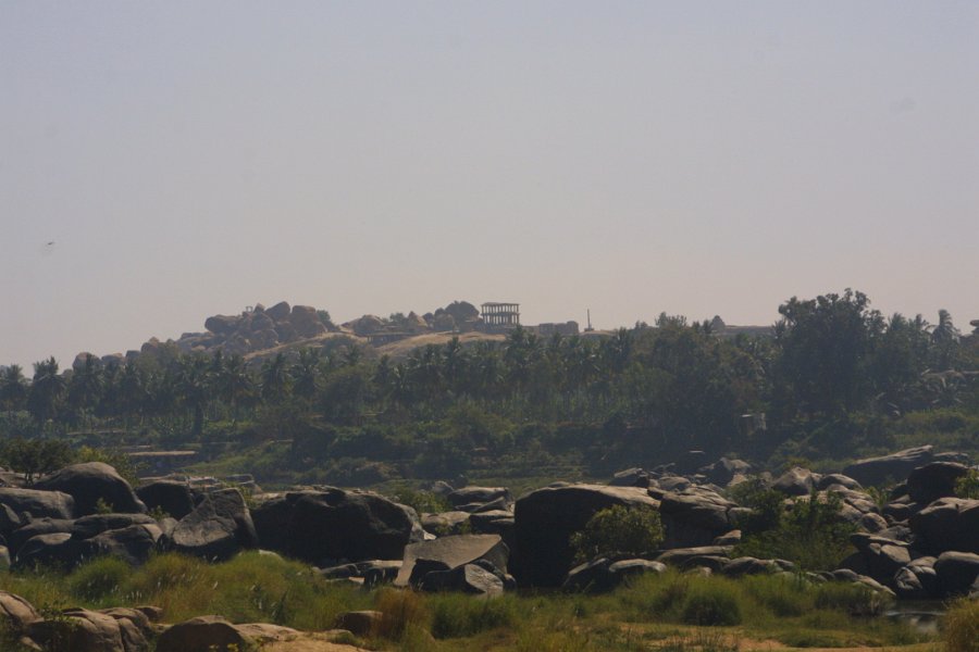 1128000_Hampi.jpg - Boulders along the river at Hampi.