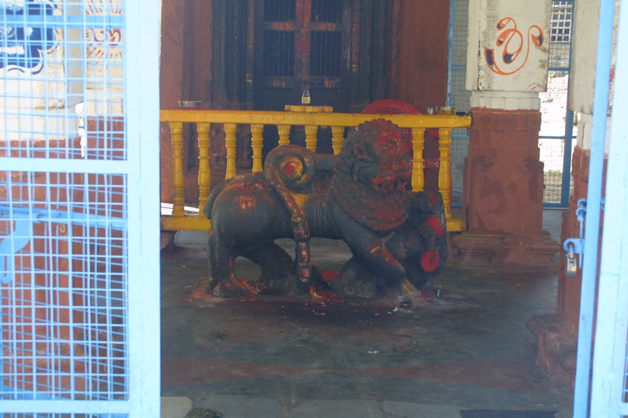 1143000_TempleIdolHampi.jpg - Lion idol at Virupaksha Temple. Hampi.