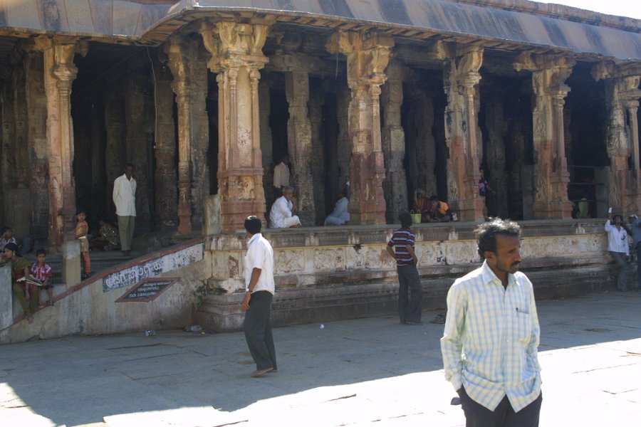 1148000_InsideTempleHampi.jpg - Virupaksha Temple. Hampi.