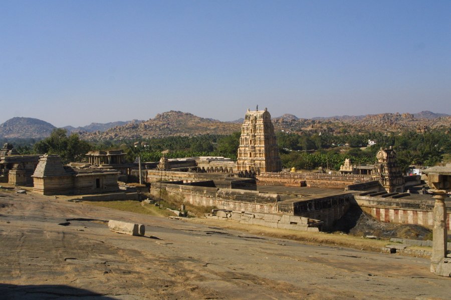 1153000_AbovetheTempleHampi.jpg - View of the Virupaksha Temple. Hampi.