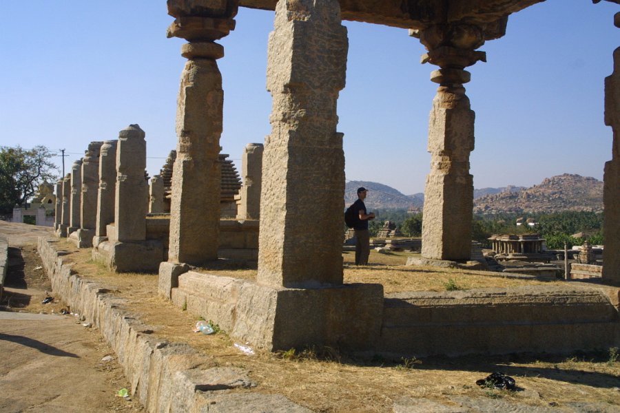 1155000_RuinsOnHillHampi.jpg - Ruins on the hill above the temple. Hampi.