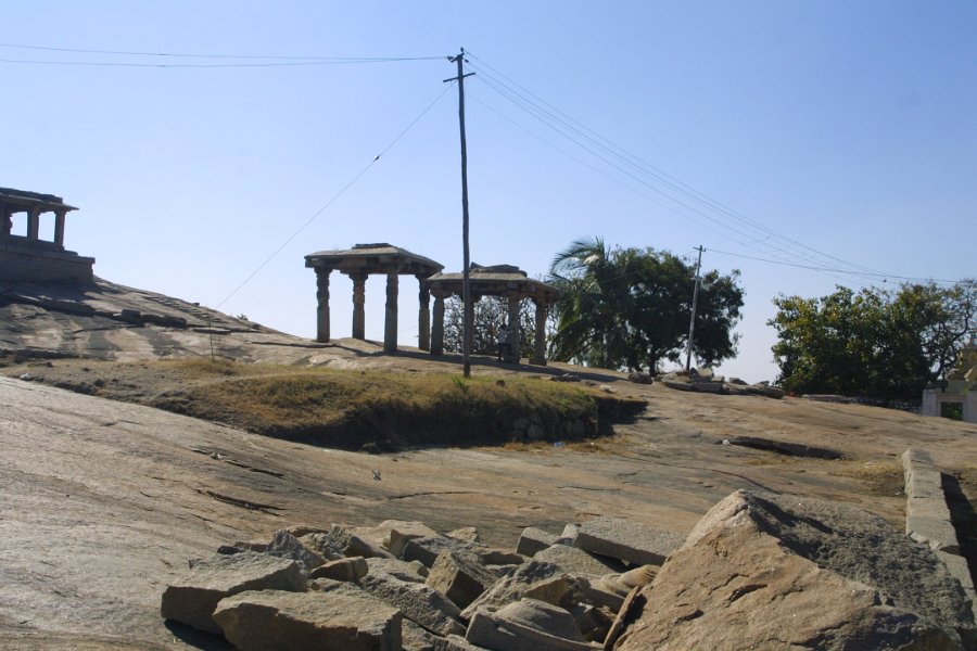 1157000_RuinsOnHill3Hampi.jpg - Ruins on the hill above the temple. Hampi.