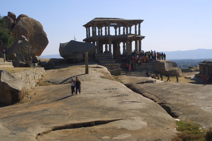 1166000_RuinsOnHill6Hampi.jpg - Ruins on the hill at Hampi.