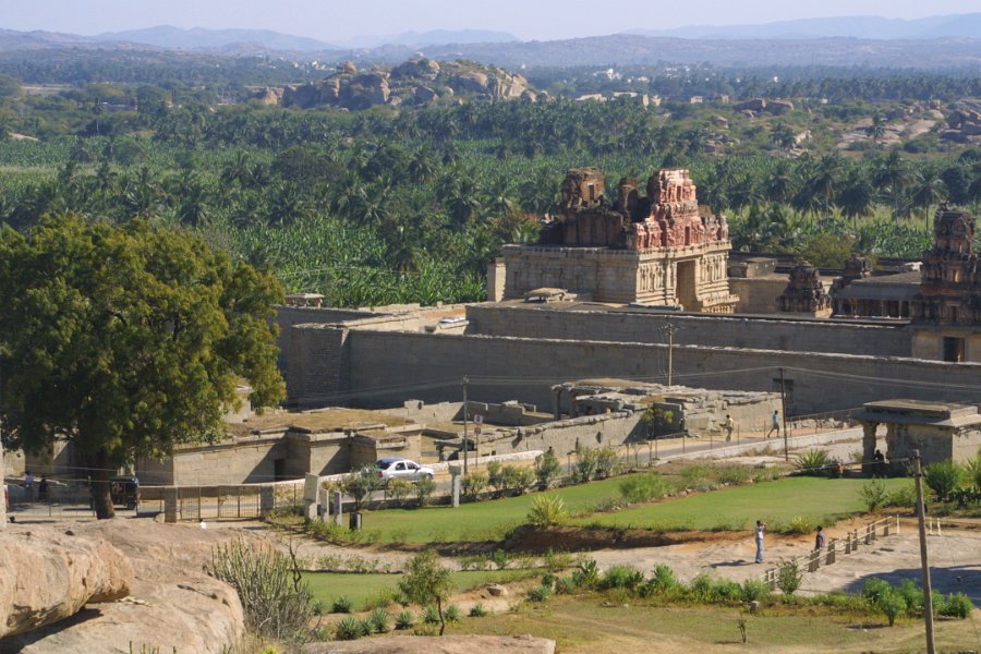 1169000_RuinsAndHillsFromHillHampi.jpg - Ruins on the hill at Hampi.