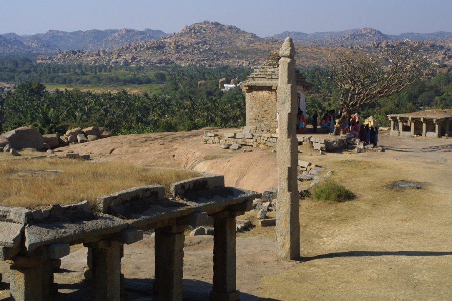 1172000_RuinsHampi.jpg - Ruins on the hill at Hampi.