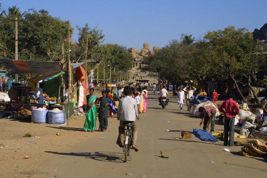 1188000_Hampi.jpg - Hampi Bazaar.