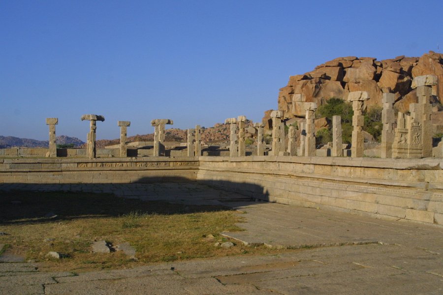 1210000_RuinsHampi.jpg - Ruins near Vitthala Temple Hampi.