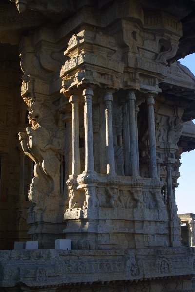 1215000_PillarsVittalaTempleHampi.jpg - Vitthala Temple Hampi.