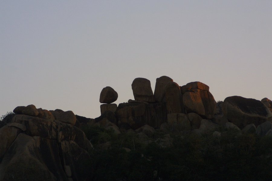 1245000_BalancingboulderHampi.jpg - Boulders near Hampi.
