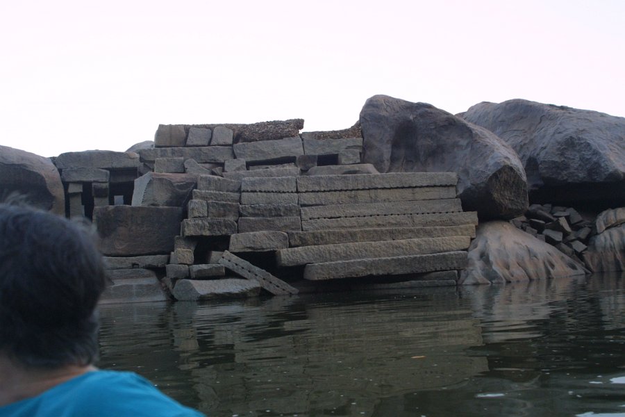 1247000_RiverBankRuinsHampi.jpg - Temple ruins along the river. Hampi.
