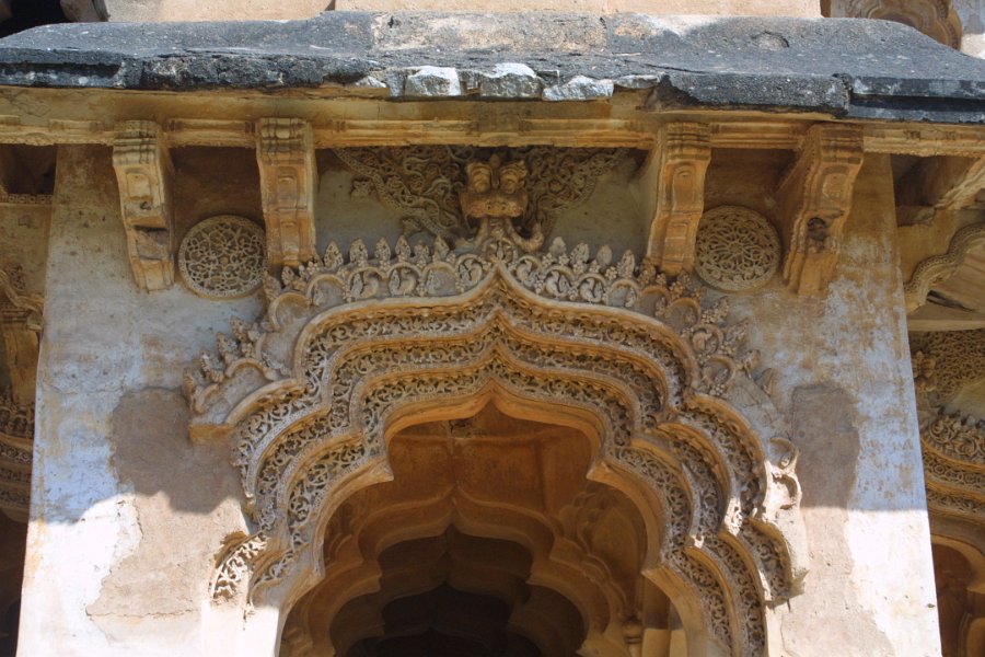 1278000_LotusMahalDetailHampi.jpg - The Lotus Mahal inside the Zenana enclosure. Hampi.