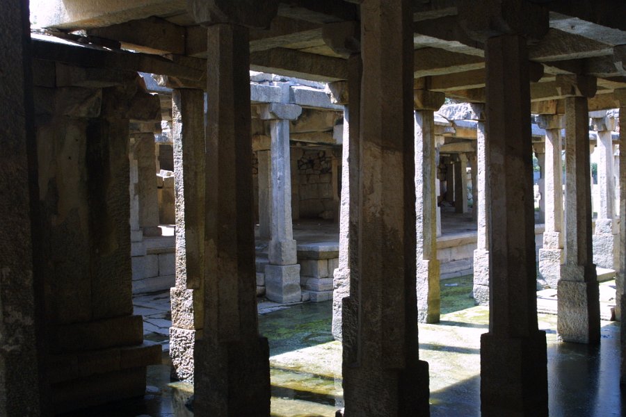 1329000_UndergroundSivaTempleHampi.jpg - Inside the underground Siva Temple. Hampi.