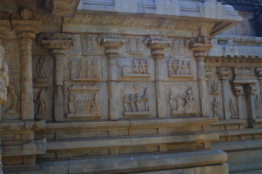 1353000_WallDetailsRoyalTempleHampi.jpg - Wall carving detail at the Hazara Rama Temple. Hampi.