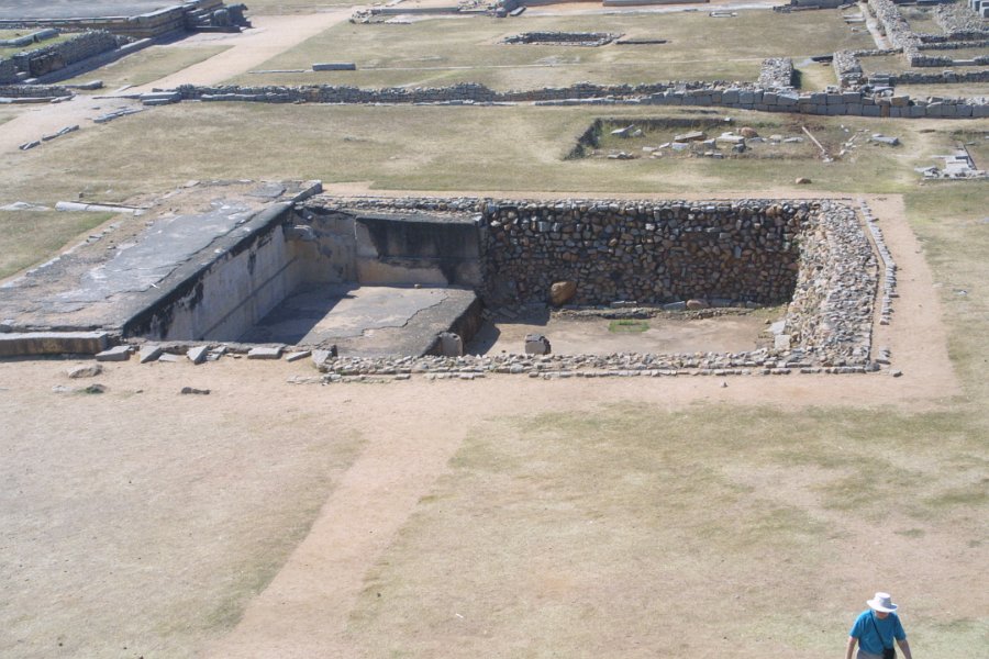 1394000_ViewFromMahanavamiDibbaHampi.jpg - Tank viewed from Mahanavami Dibba in Royal Enclosure. Hampi.