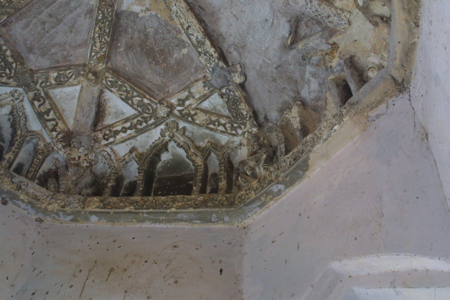 1419000_CeilingDetailQueensBathHampi.jpg - The Queens Bath. Hampi.