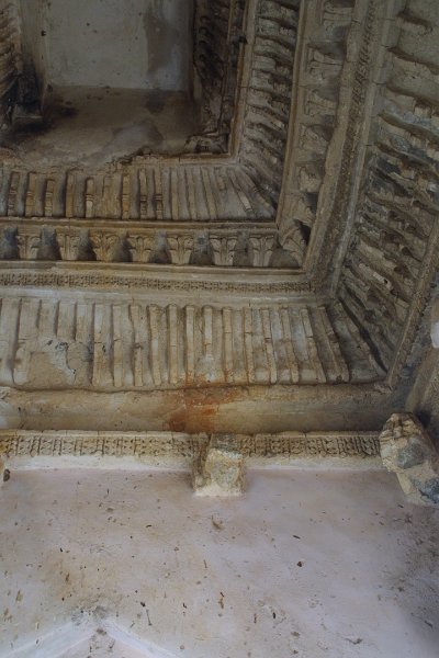 1424000_WallDetailQueensBathHampi.jpg - The Queens Bath. Hampi.