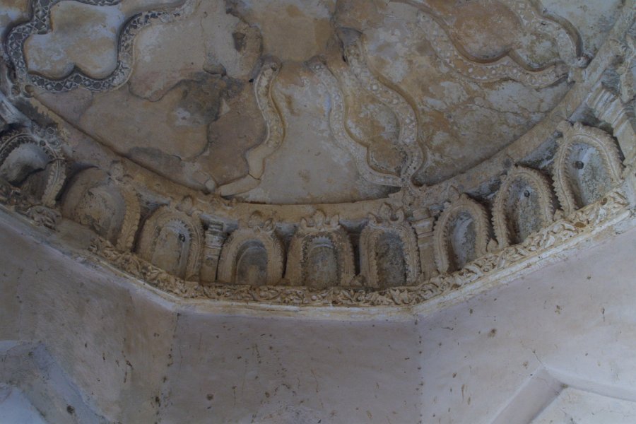 1426000_CeilingDetailQueensBathHampi.jpg - The Queens Bath. Hampi.