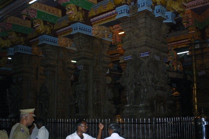 1580000_InsideMeenakshiTemple.jpg - Inside the Meenakshi Temple. Madurai.