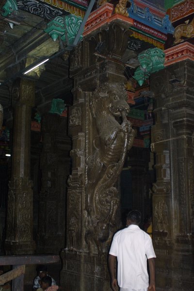 1581000_InsideMeenakshiTemple.jpg - Inside the Meenakshi Temple. Madurai.