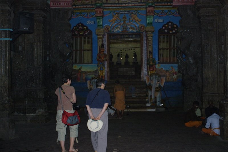1582000_InsideMeenakshiTemple.jpg - Inside the Meenakshi Temple. Madurai.