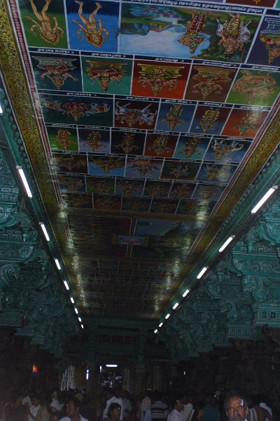 1585000_CeilingOfMeenakshiTemple.jpg - Inside the Meenakshi Temple. Madurai.
