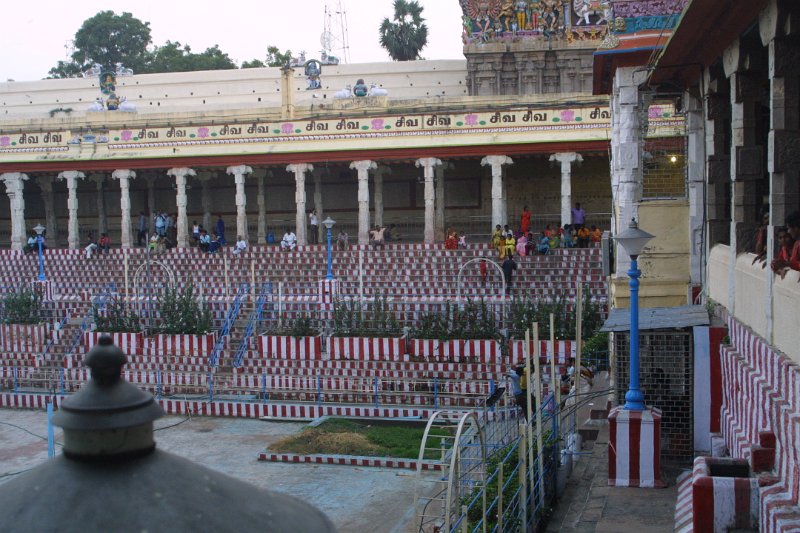 1586000_TankAtMeenakshiTemple.jpg - Tank inside the Meenakshi Temple. Madurai.
