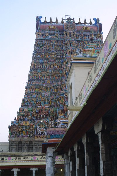1589000_MeenakshiTempleGate.jpg - Inside the Meenakshi Temple. Madurai.