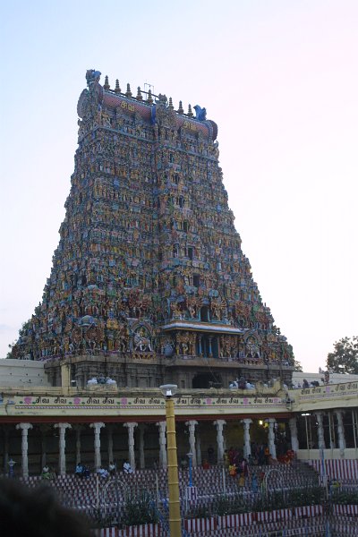 1591000_MeenakshiTempleGate.jpg - Inside the Meenakshi Temple. Madurai.