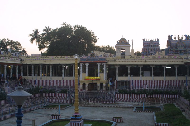 1594000_TankMeenakshiTemple.jpg - Tank inside the Meenakshi Temple. Madurai.