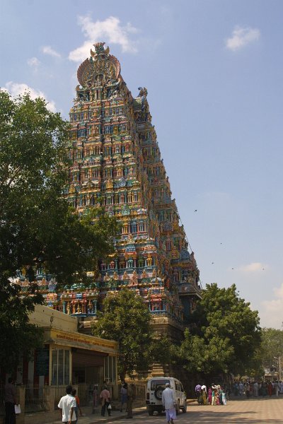 1619000_GateOfMeenakshiTemple.jpg - Back to the Meenakshi Temple. Madurai.