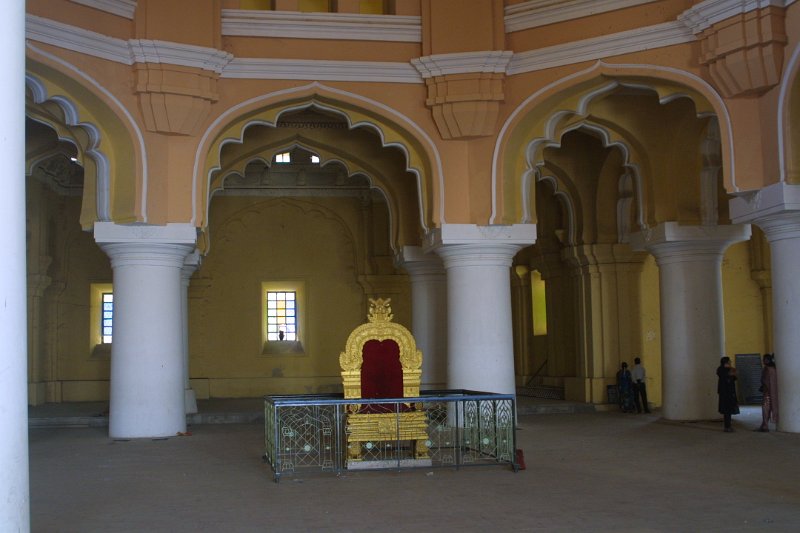 1635000_ThirumalaiNayakThrone.jpg - Throne at the Thirumalai Nayak Palace. Madurai