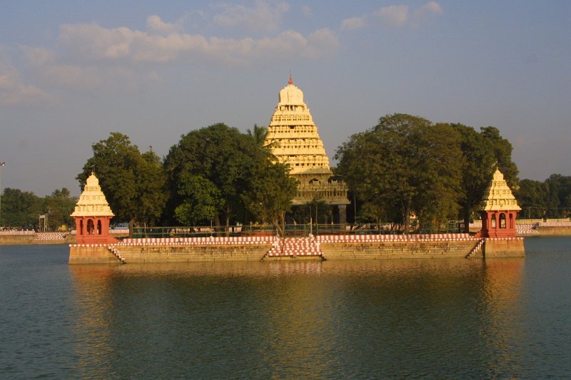 1653000_TeppakulamTemple.jpg - Temple in the Teppakulam Tank. Madurai.