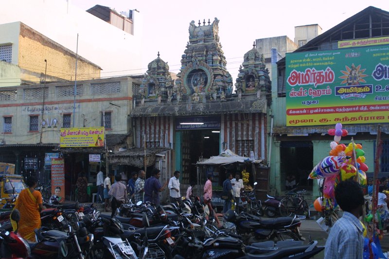 1666000_StreetTempleMadurai.jpg - Street temple near to the Koodal Alagar Temple in Madurai.