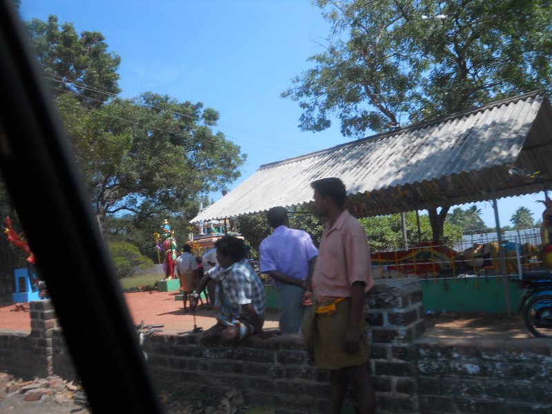 1915969_AfterAurovillePondicherry.jpg - On the way to Mahabalipuram
