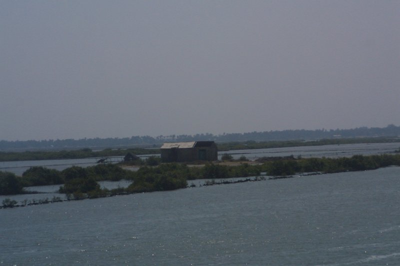 1917000_SaltPonds.jpg - Salt pond on the way to Mahabalipuram