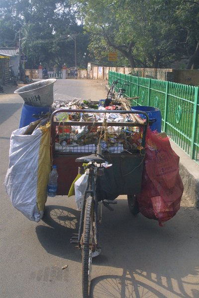 2001000_GarbageWagon.jpg - Garbage cart. Mahabalipuram.