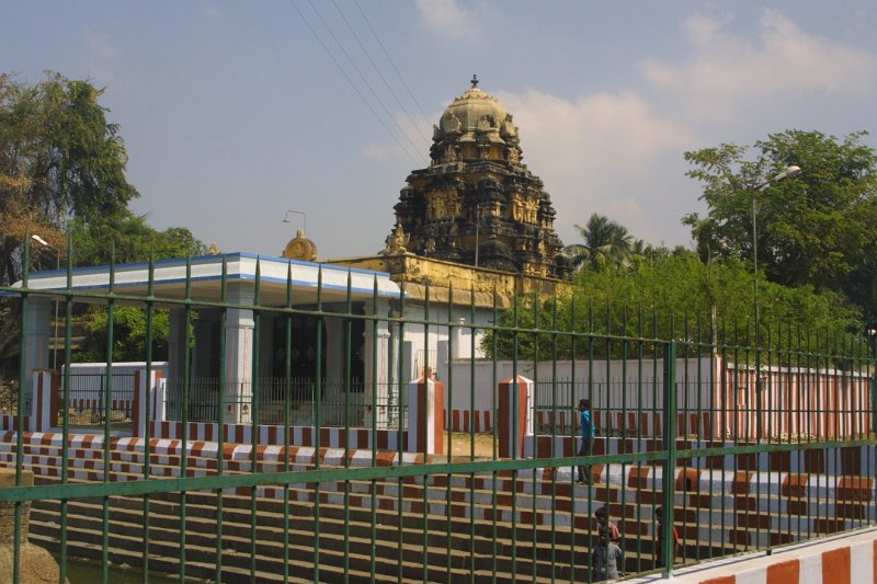 2013000_VaradarajaTempleKanchipuram.jpg - Tank in Varadaraja Temple. Kanchipuram.